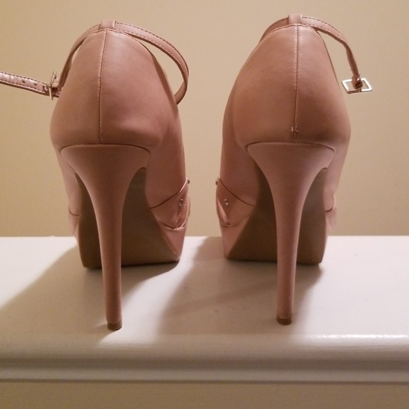 Pink platform heels with silver studs - Picture 4 of 4
